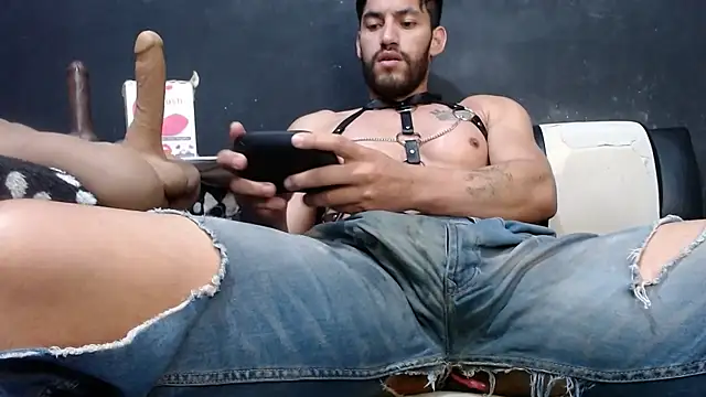 Snapshot of ethasteban27 chatting on 11-10-25, 10:25 ethasteban27 online show from 11-10-25, 10:25