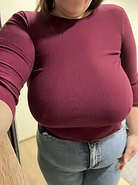 Snapshot of Your_Hot_Sister01 chatting on 12-30-24, 10:10 Your Hot Sister01 online show from 12-30-24, 10:10