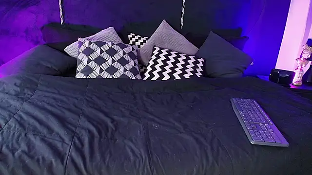 Aylen darkmoor online show from 11-24-25, 07:57