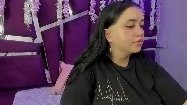 Victoria Rossy online show from 12-19-25, 08:38