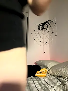 AgnesCampp online show from 10-22-25, 07:13