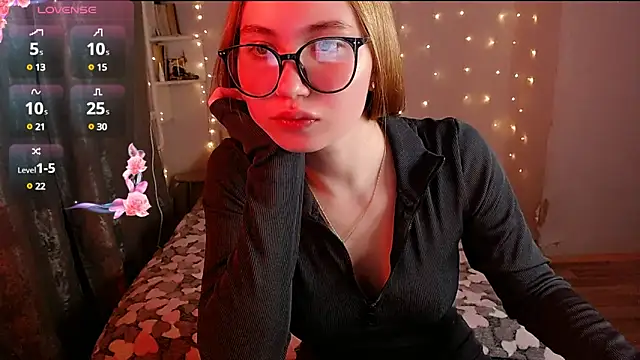 Snapshot of Miya_Mark chatting on 01-23-25, 04:04 Miya Mark online show from 01-23-25, 04:04