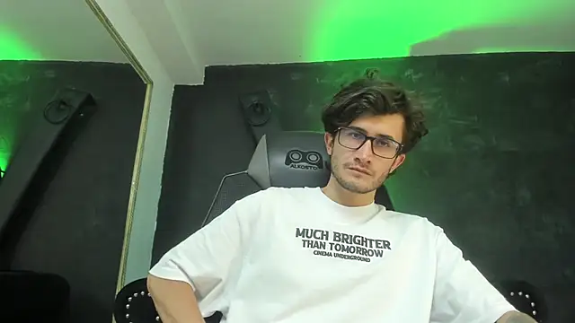 Loggan donnelly online show from 09-12-25, 08:53