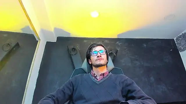 Loggan donnelly online show from 09-19-25, 08:09