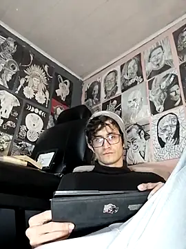 Loggan donnelly online show from 02-13-26, 06:37