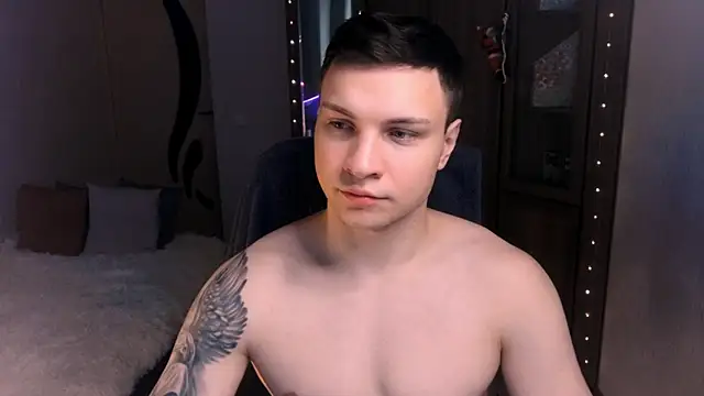 handsome guy01 online show from 12-03-24, 08:16