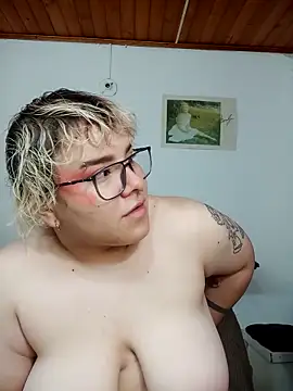 amalia love online show from 12-19-25, 03:30