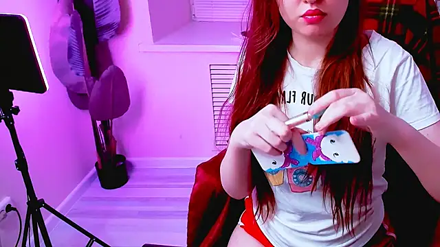 CarolGiggly online show from 10-19-25, 12:11