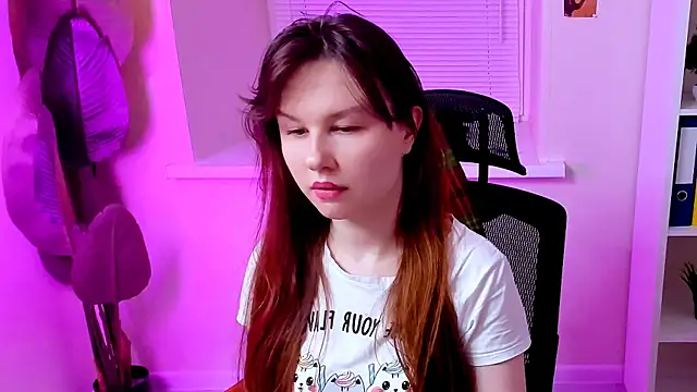 CarolGiggly online show from 10-19-25, 12:17