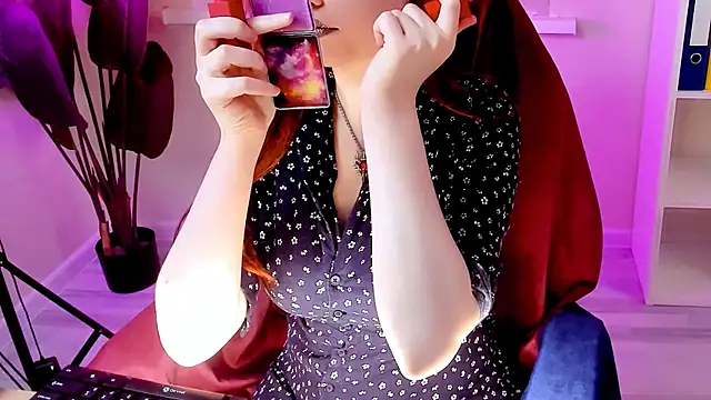 CarolGiggly online show from 12-17-25, 08:20