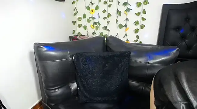 OLIVIAMISSY 02 online show from 03-05-25, 03:07