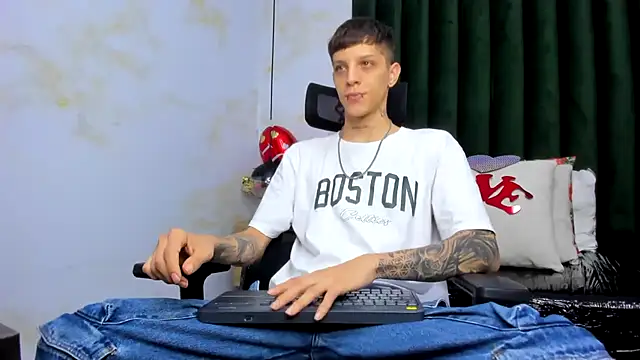 Snapshot of Adam_hard_ chatting on 02-14-25, 08:48 Adam hard  online show from 02-14-25, 08:48