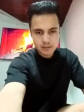 Axel11Luna online show from 04-08-26, 07:52