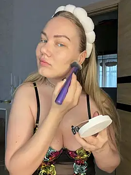 LianaCruz   online show from 04-20-26, 04:37