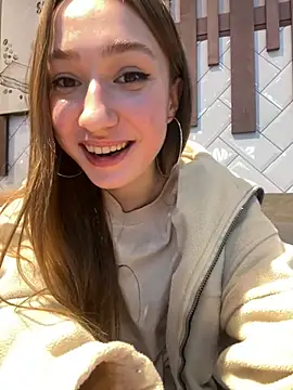 Lia  Love online show from 12-10-24, 04:17