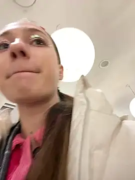 Lia  Love online show from 02-13-25, 01:15