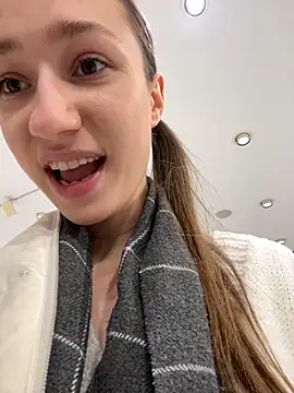 Lia  Love online show from 02-17-25, 01:10