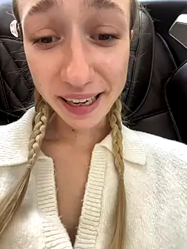 Lia  Love online show from 09-15-25, 12:16