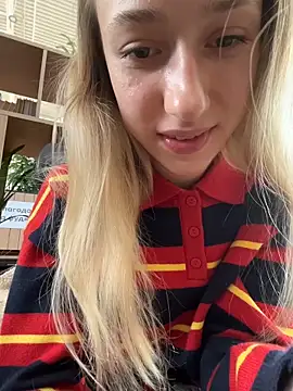 Lia  Love online show from 10-07-25, 12:13