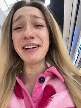 Lia  Love online show from 10-24-25, 12:12