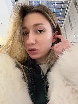 Lia  Love online show from 01-12-26, 01:38