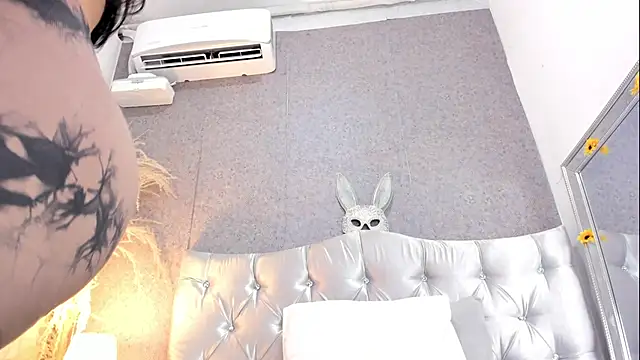 Snapshot of GABYTAYLOR_ chatting on 11-10-25, 01:43 GABYTAYLOR online show from 11-10-25, 01:43