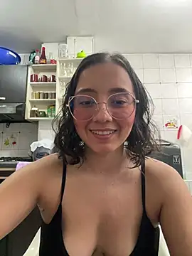 Snapshot of Kay_LustyWife chatting on 01-03-25, 01:25 Kay LustyWife online show from 01-03-25, 01:25