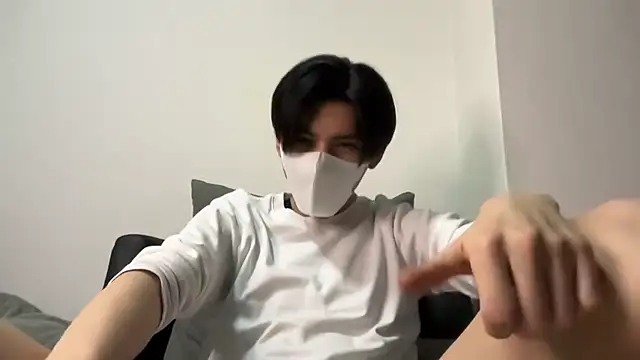 Snapshot of Lio_kun chatting on 03-07-25, 04:11 Lio kun online show from 03-07-25, 04:11