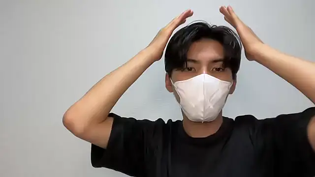 Snapshot of Lio_kun chatting on 09-26-25, 02:21 Lio kun online show from 09-26-25, 02:21