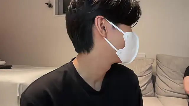 Snapshot of Lio_kun chatting on 10-23-25, 02:05 Lio kun online show from 10-23-25, 02:05