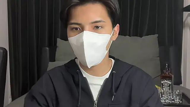 Snapshot of Lio_kun chatting on 04-18-26, 01:04 Lio kun online show from 04-18-26, 01:04