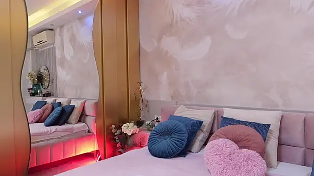 JullyBlair online show from 10-25-25, 03:58