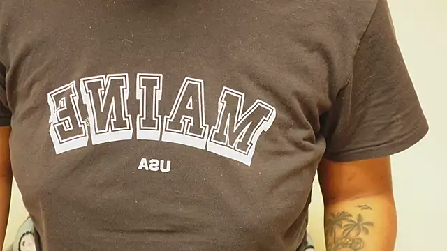 IzzyyBeelmonth online show from 12-21-24, 07:27