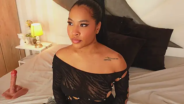 IzzyyBeelmonth online show from 12-29-24, 01:45