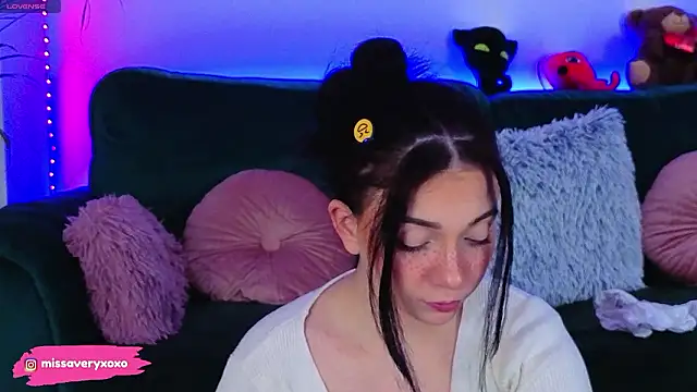 AveryWillow online show from 03-20-26, 11:53