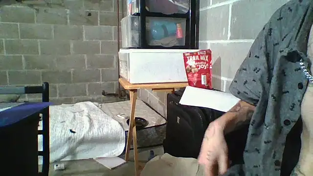 Snapshot of daddywithakink420 chatting on 09-10-25, 03:23 daddywithakink420 online show from 09-10-25, 03:23