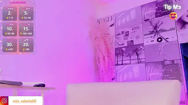 MiaCavallii  online show from 12-04-25, 04:44