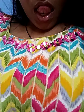 Snapshot of Sanjana-Mehar chatting on 10-15-25, 09:31 Sanjana-Mehar online show from 10-15-25, 09:31