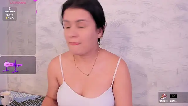 Elalove  online show from 10-15-25, 07:14