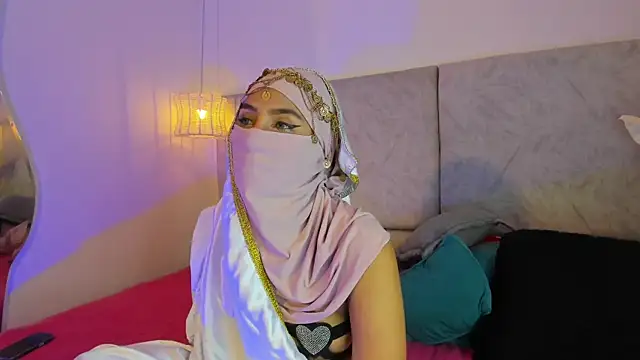 naomiii   online show from 11-11-25, 11:43