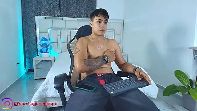 Snapshot of SantiagoReyesFtt chatting on 04-07-26, 12:33 SantiagoReyesFtt online show from 04-07-26, 12:33
