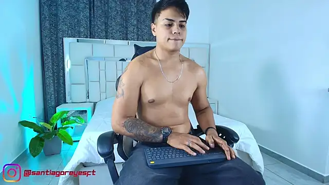 Snapshot of SantiagoReyesFtt chatting on 04-18-26, 04:27 SantiagoReyesFtt online show from 04-18-26, 04:27