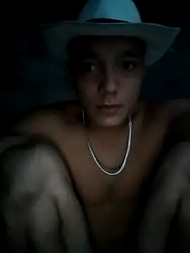 Snapshot of tayson_ chatting on 04-24-26, 10:39 tayson online show from 04-24-26, 10:39