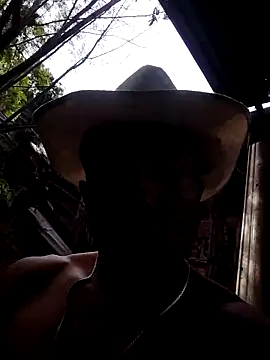 Snapshot of tayson_ chatting on 04-25-26, 01:41 tayson online show from 04-25-26, 01:41