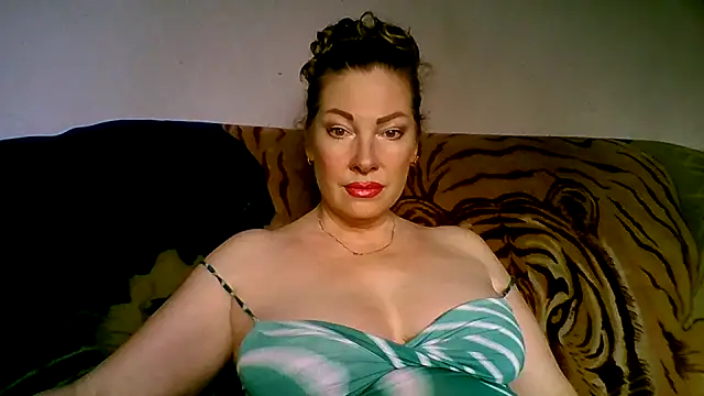 Snapshot of maritanna chatting on 06-24-26, 05:06 maritanna online show from 06-24-26, 05:06