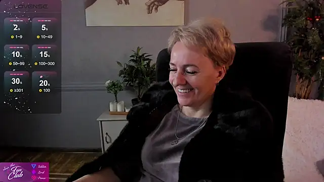 Snapshot of Nika_Smit chatting on 12-15-24, 08:08 Nika Smit online show from 12-15-24, 08:08