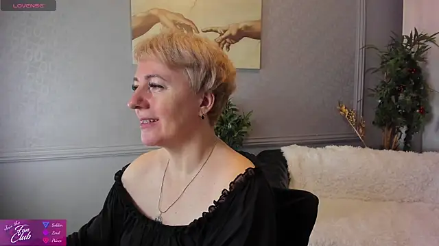 Snapshot of Nika_Smit chatting on 12-22-24, 05:23 Nika Smit online show from 12-22-24, 05:23