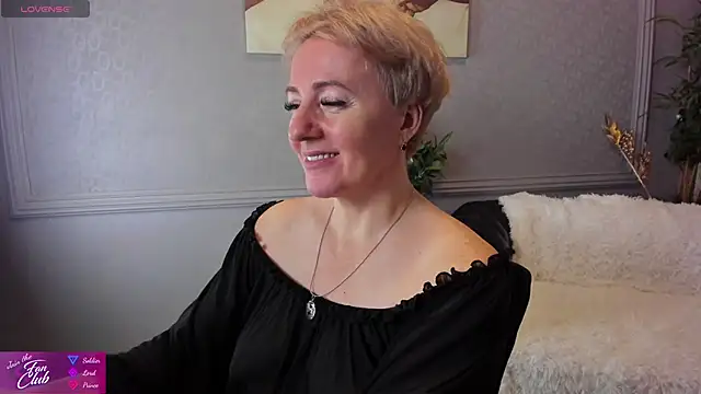 Snapshot of Nika_Smit chatting on 12-22-24, 08:27 Nika Smit online show from 12-22-24, 08:27