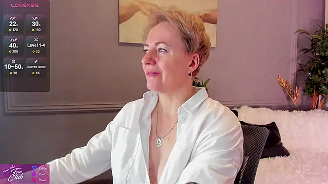Snapshot of Nika_Smit chatting on 01-04-25, 08:28 Nika Smit online show from 01-04-25, 08:28