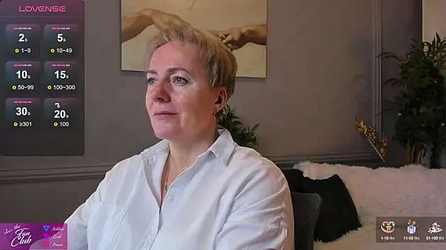 Snapshot of Nika_Smit chatting on 01-10-25, 09:44 Nika Smit online show from 01-10-25, 09:44